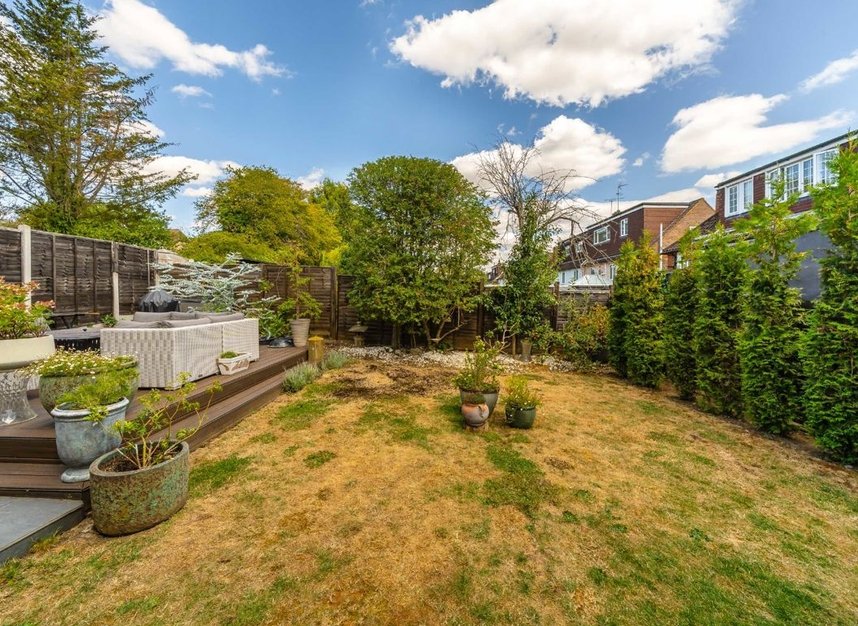 Properties let in Coppice Walk - N20 8DA view11