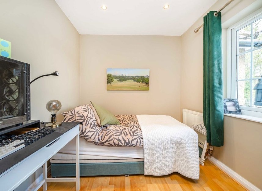 Properties let in Coppice Walk - N20 8DA view9