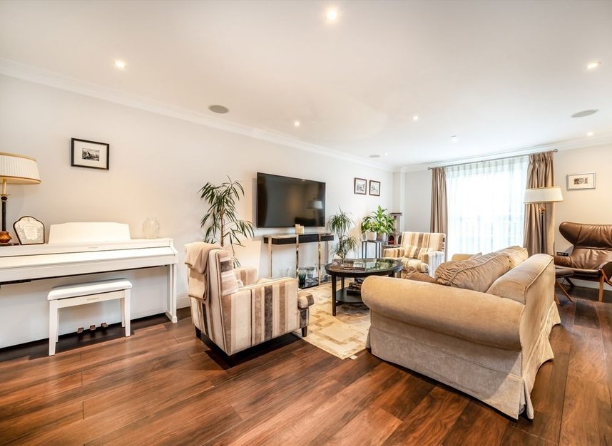 Properties to let in Corsellis Square - TW1 1QT view2