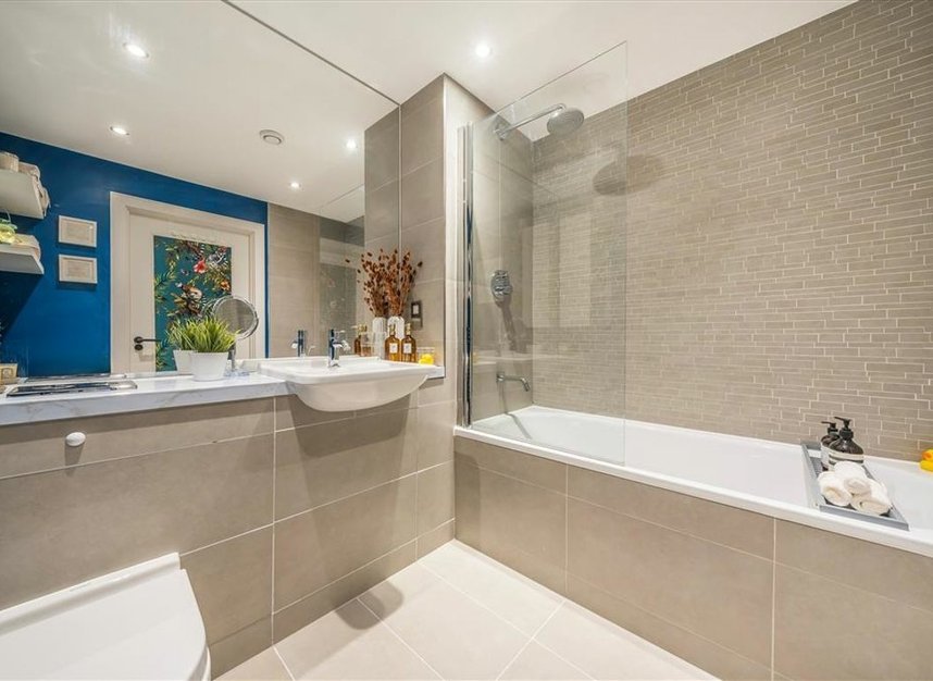 Properties let in Cowley Road - SW9 6BY view6