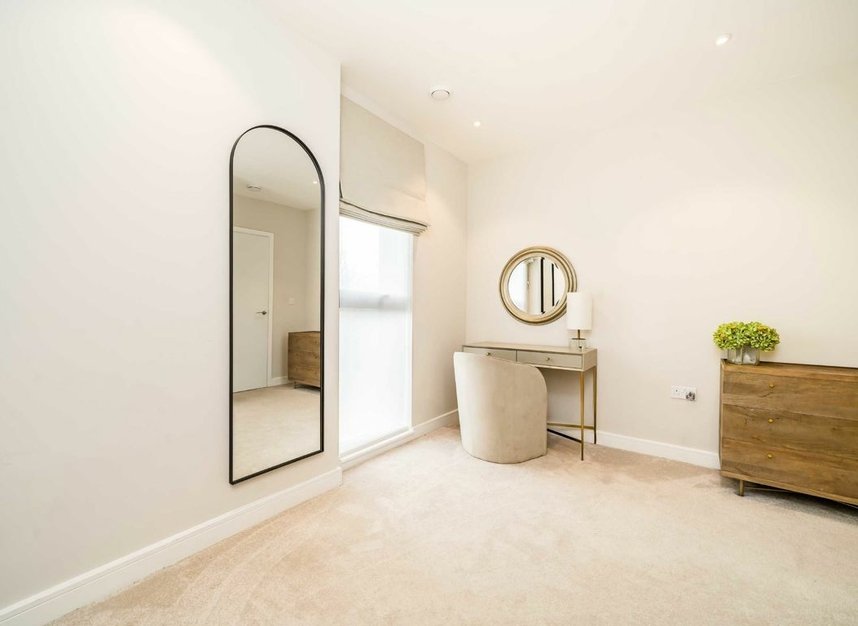 Properties let in Creek Lane - SW18 1SY view6