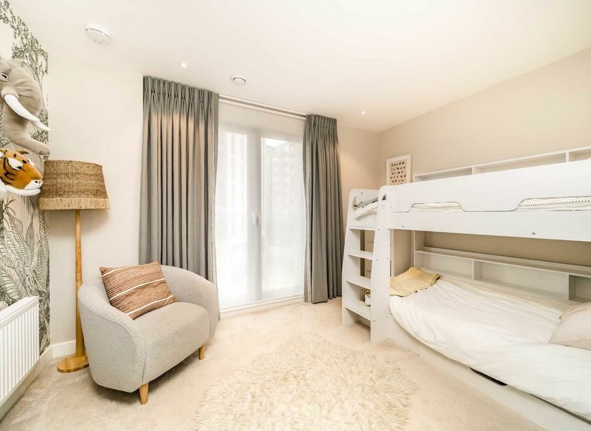 Properties let in Creek Lane - SW18 1SY view5