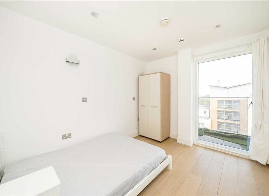 Flat to rent in Creek Road, London, SE8 (Ref 256742) | Dexters