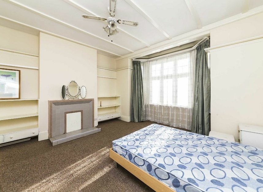 Properties let in Cricklade Avenue - SW2 3HE view2