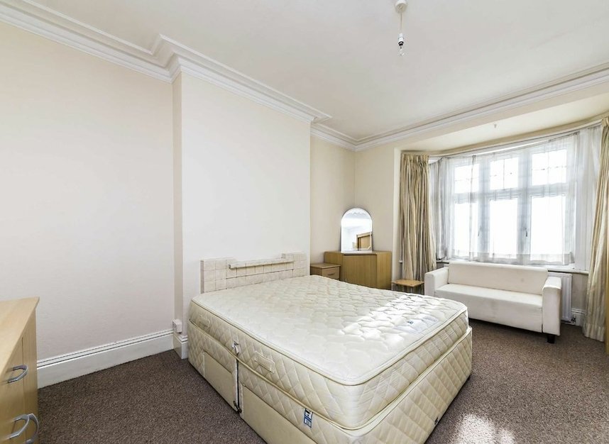 Properties let in Cricklade Avenue - SW2 3HE view3