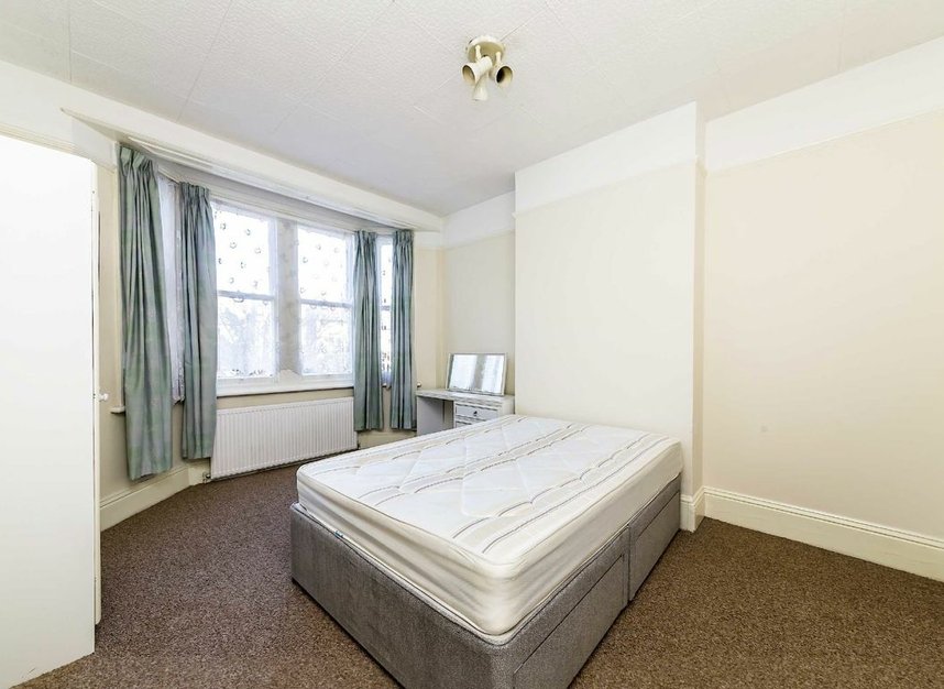 Properties let in Cricklade Avenue - SW2 3HE view4
