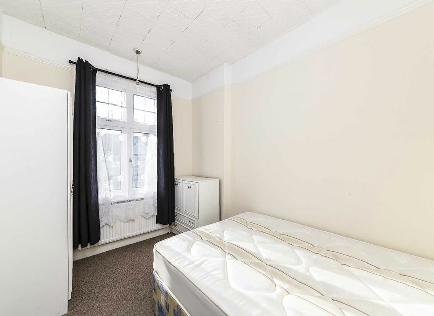 Properties let in Cricklade Avenue - SW2 3HE view5