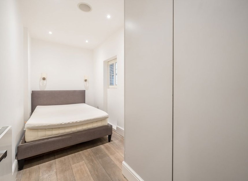 Properties to let in Cromwell Road - SW5 0TQ view6