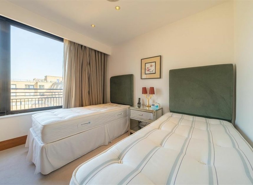 Properties to let in Cromwell Road - SW7 4XN view7