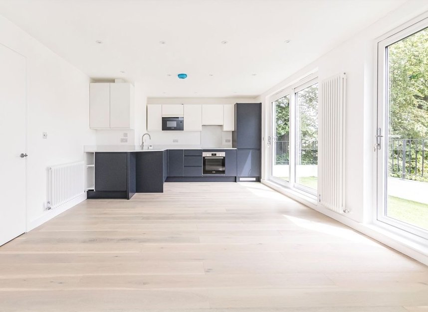 Properties let in Crouch End Hill - N8 8DN view2