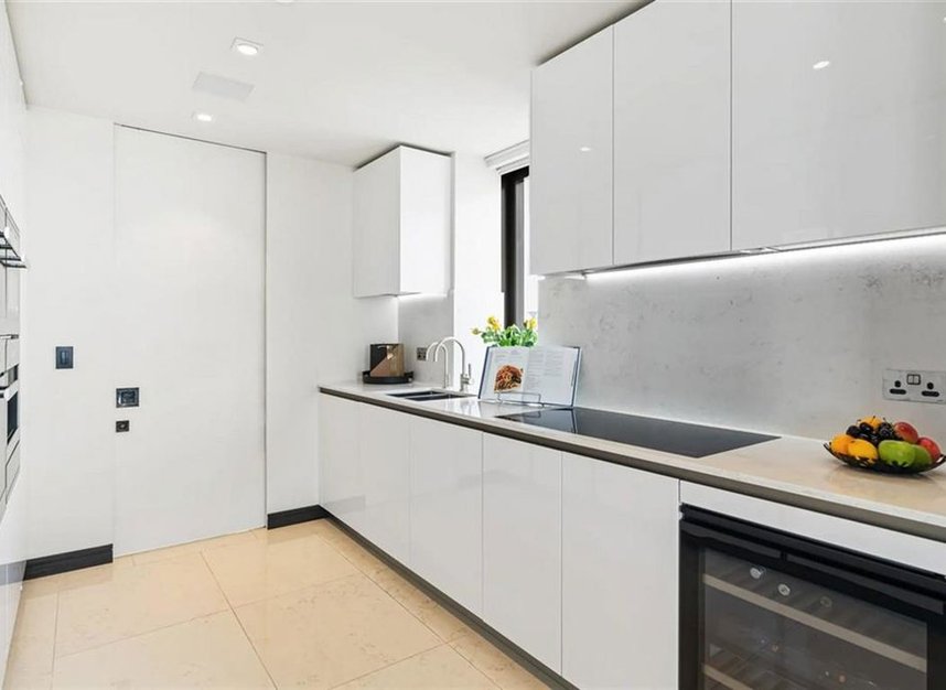 Properties to let in Crown Square - SE1 2SE view6