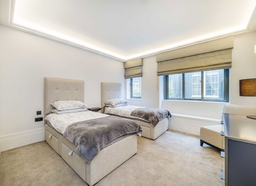 Properties to let in Curzon Square - W1J 7FY view8