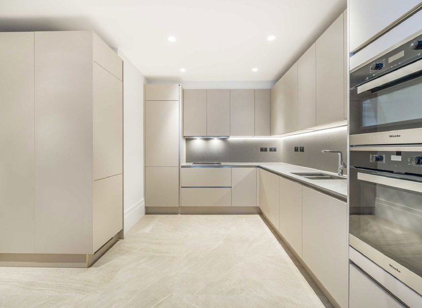 Properties to let in Curzon Square - W1J 7FY view5