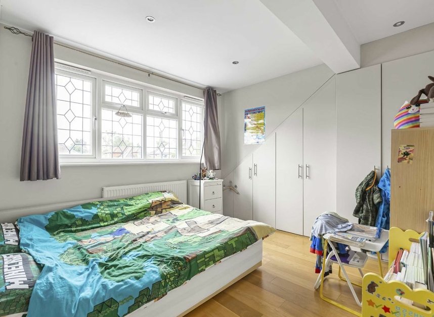 Properties let in Darby Crescent - TW16 5LA view6