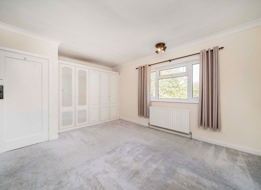 Properties to let in Denleigh Gardens - KT7 0YL view6