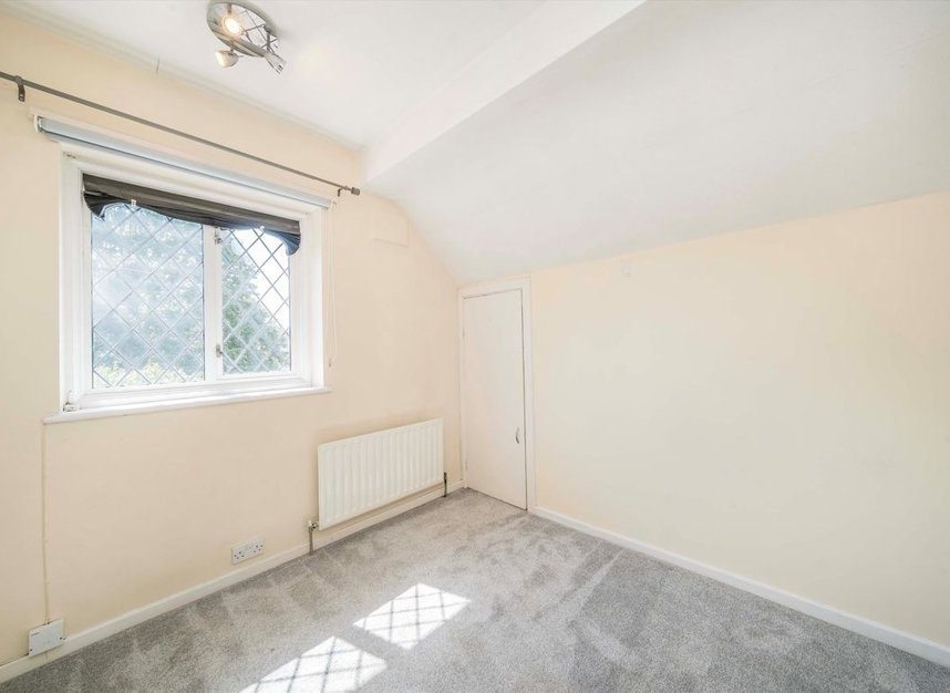Properties to let in Denleigh Gardens - KT7 0YL view9