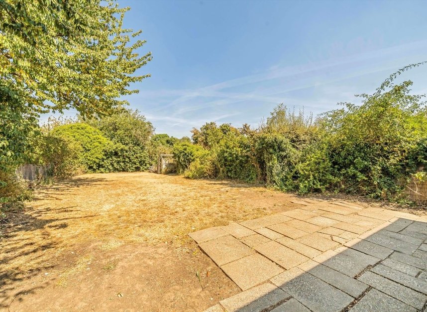 Properties to let in Denleigh Gardens - KT7 0YL view7