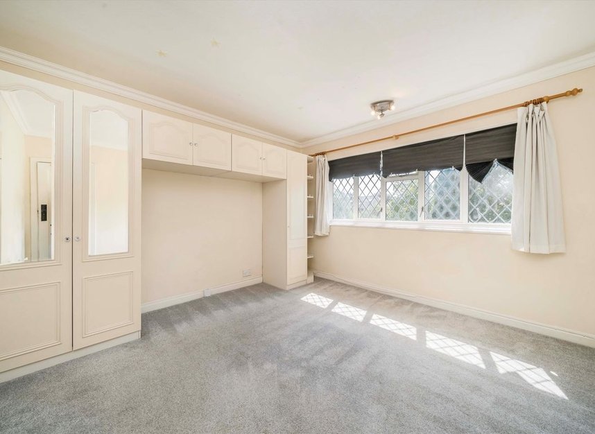 Properties to let in Denleigh Gardens - KT7 0YL view8