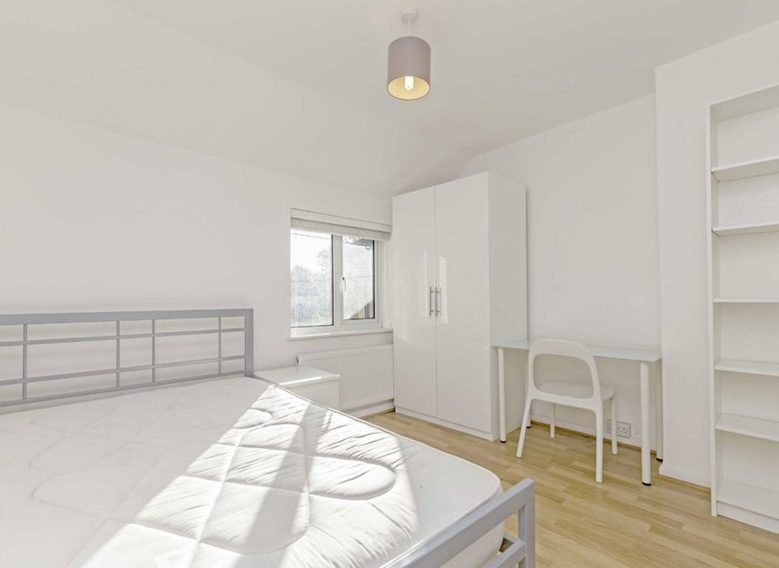 Properties to let in Douglas Road - KT1 3PT view4