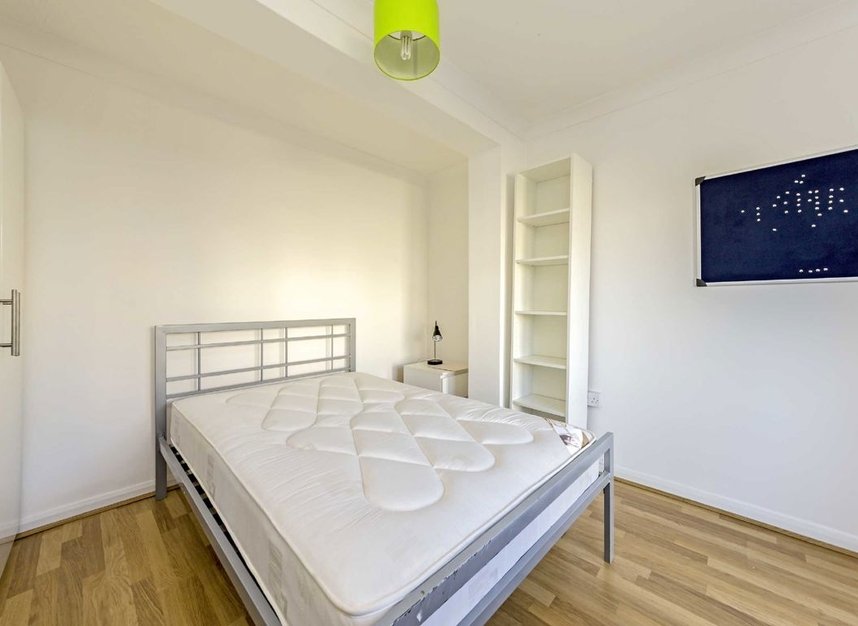Properties to let in Douglas Road - KT1 3PT view6