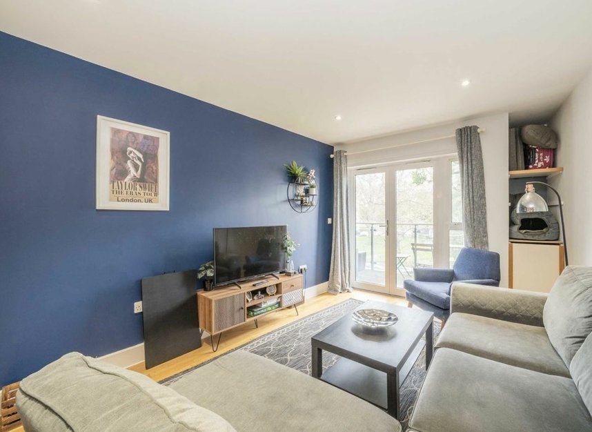 Properties let in Dragmore Street - SW4 8DW view2