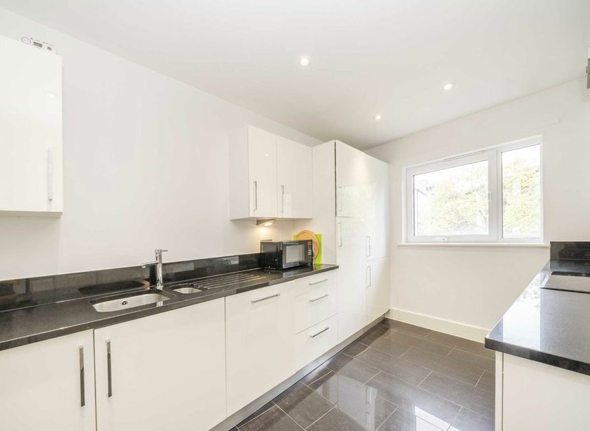Properties let in Dragmore Street - SW4 8DW view5