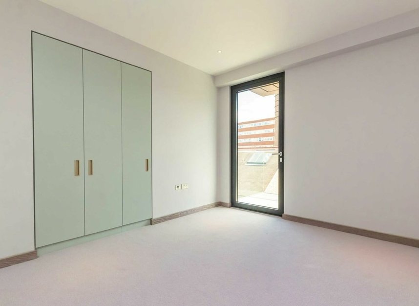 Properties let in Drapers Yard - SW18 1SF view4