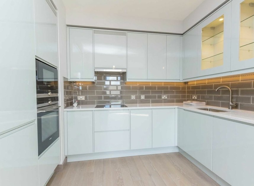 Properties let in Drapers Yard - SW18 1SF view3
