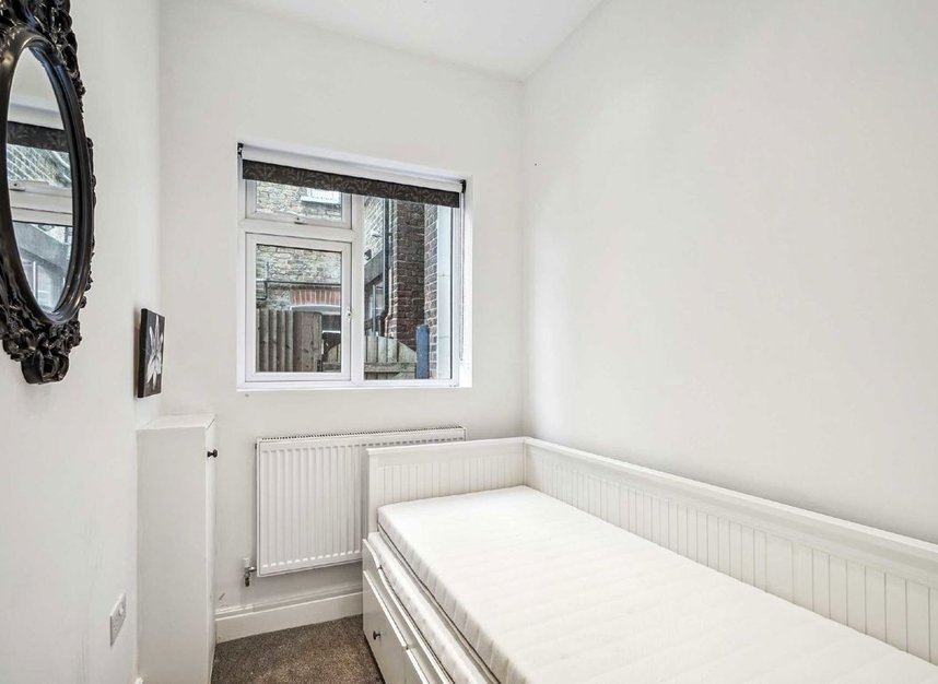 Properties to let in Drewstead Road - SW16 1LY view6