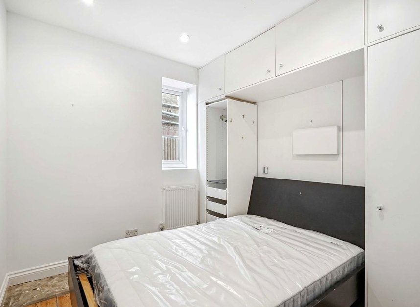 Properties to let in Drewstead Road - SW16 1LY view5