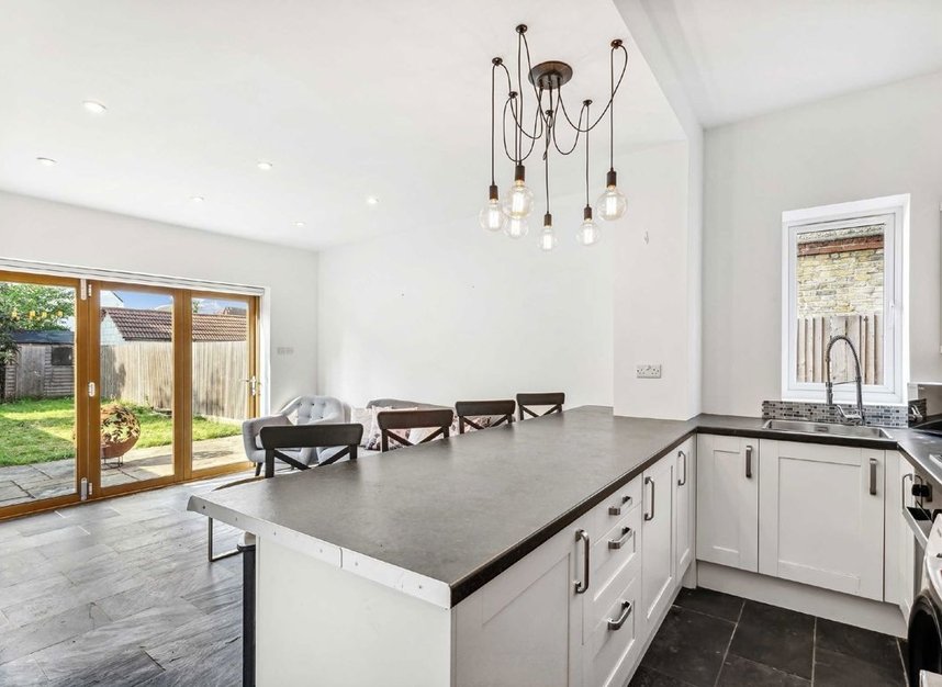 Properties to let in Drewstead Road - SW16 1LY view4