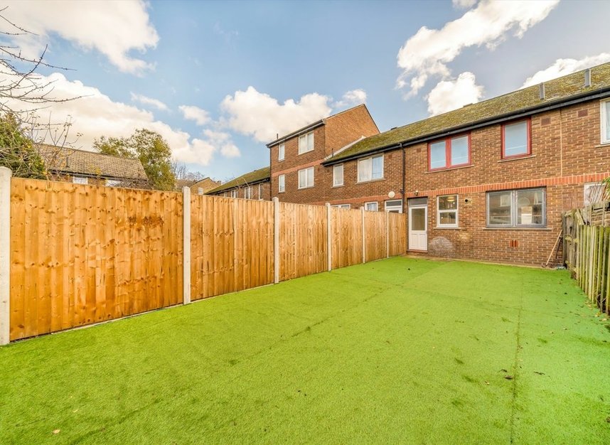 Properties let in Dublin Avenue - E8 4TP view9