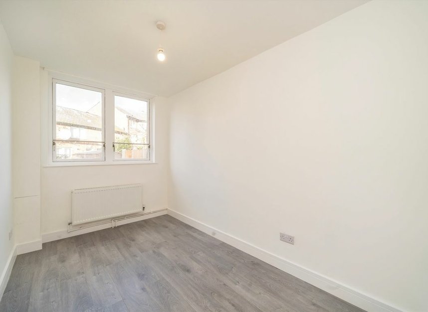 Properties let in Dublin Avenue - E8 4TP view7