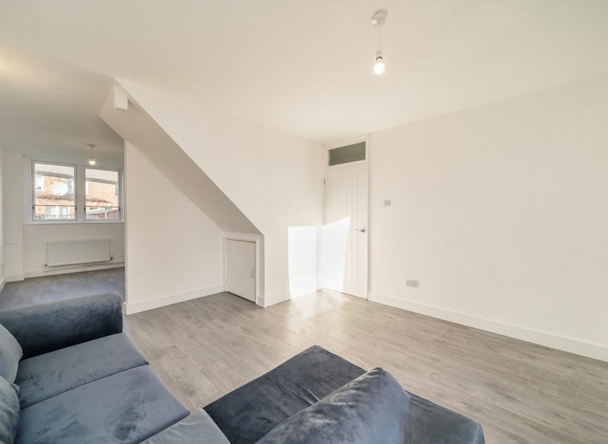 Properties let in Dublin Avenue - E8 4TP view3