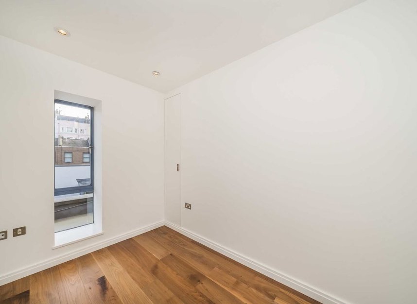 Properties let in Dunworth Mews - W11 1LE view7