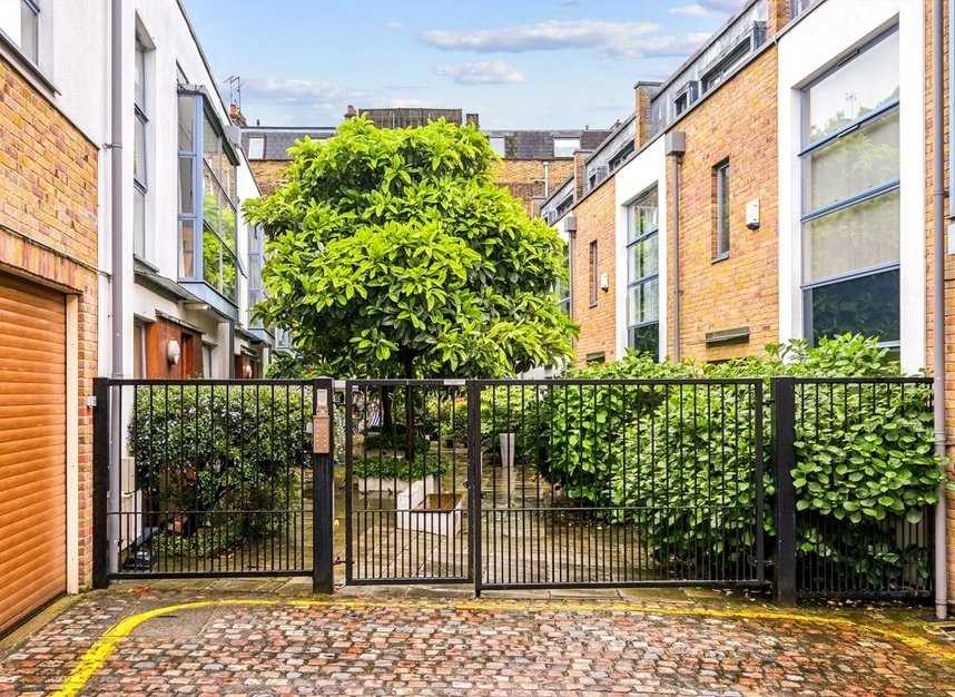 Properties let in Dunworth Mews - W11 1LE view1