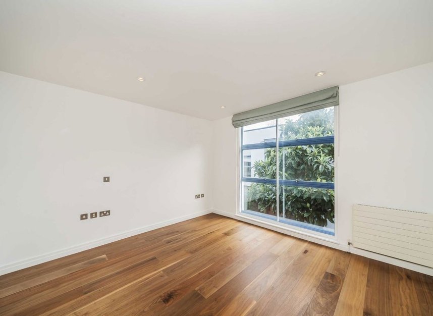Properties let in Dunworth Mews - W11 1LE view5