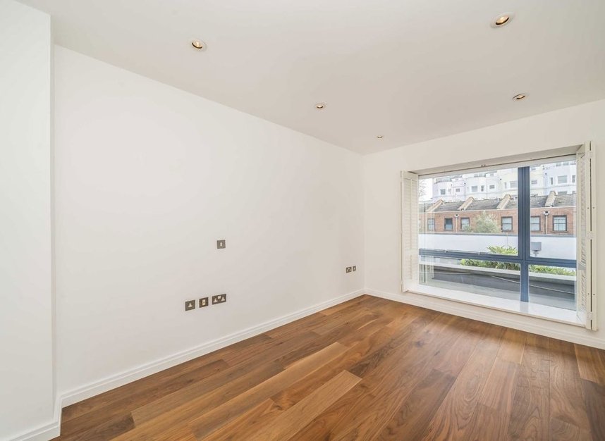 Properties let in Dunworth Mews - W11 1LE view6