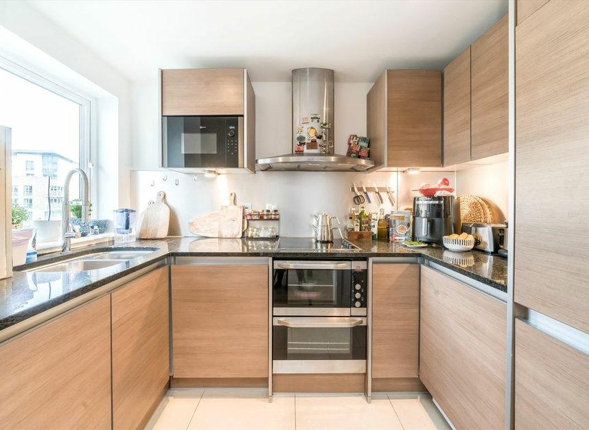 Properties to let in Durham Wharf Drive - TW8 8HR view3