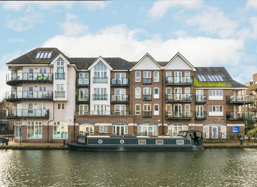 Properties to let in Durham Wharf Drive - TW8 8HR view1