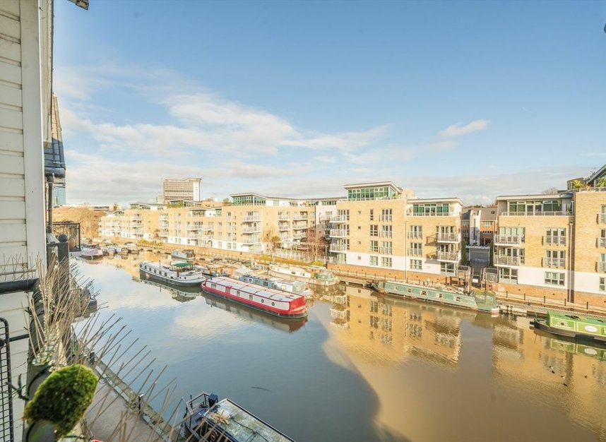 Properties to let in Durham Wharf Drive - TW8 8HP view1