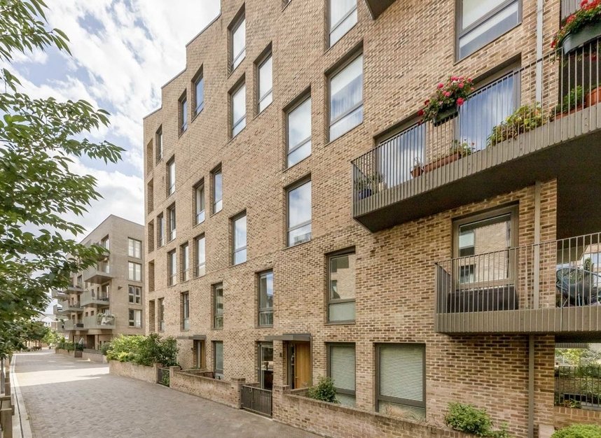 Properties to let in Durham Wharf Drive - TW8 8FR view1