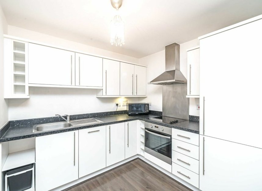 Properties to let in Ealing Road - TW8 0GL view3