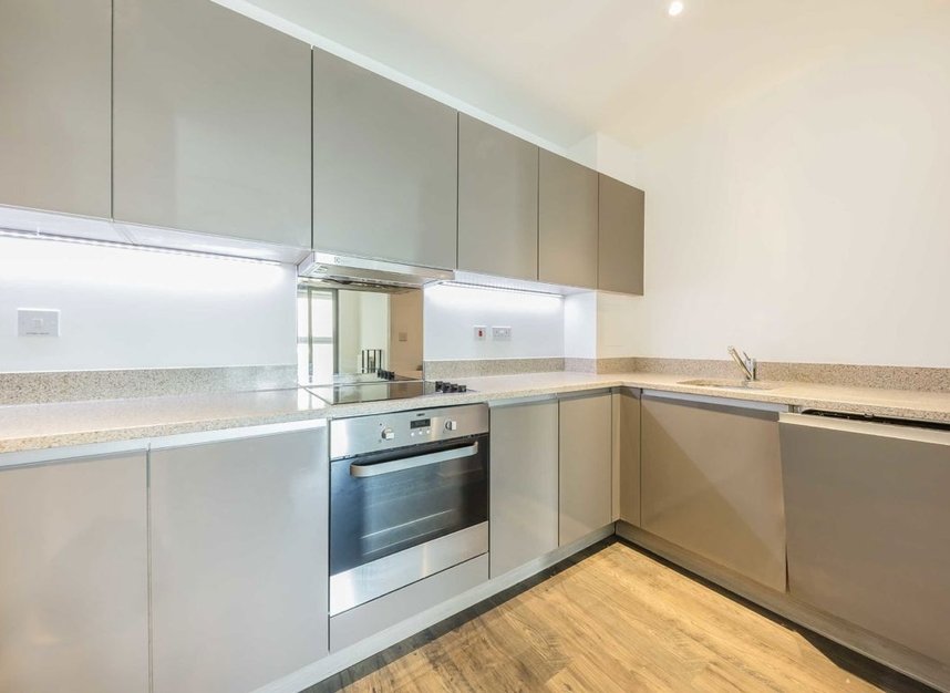 Properties to let in Ealing Road - TW8 0GN view3