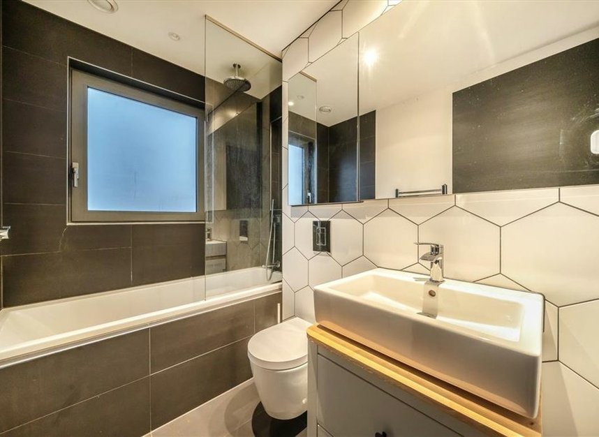 Properties let in East Road - N1 6AQ view6