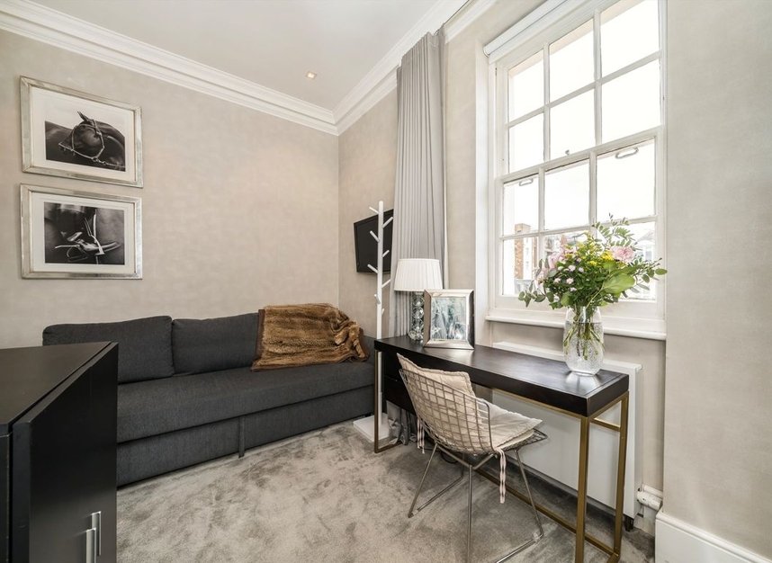 Properties to let in Eaton Place - SW1X 8AF view8