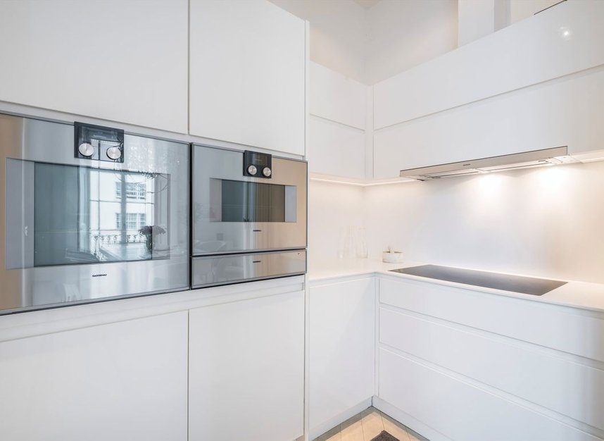 Properties to let in Eaton Place - SW1X 8AF view4