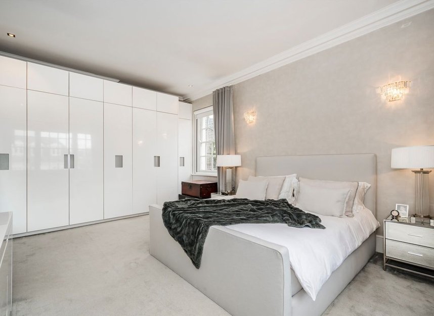 Properties to let in Eaton Place - SW1X 8AF view7