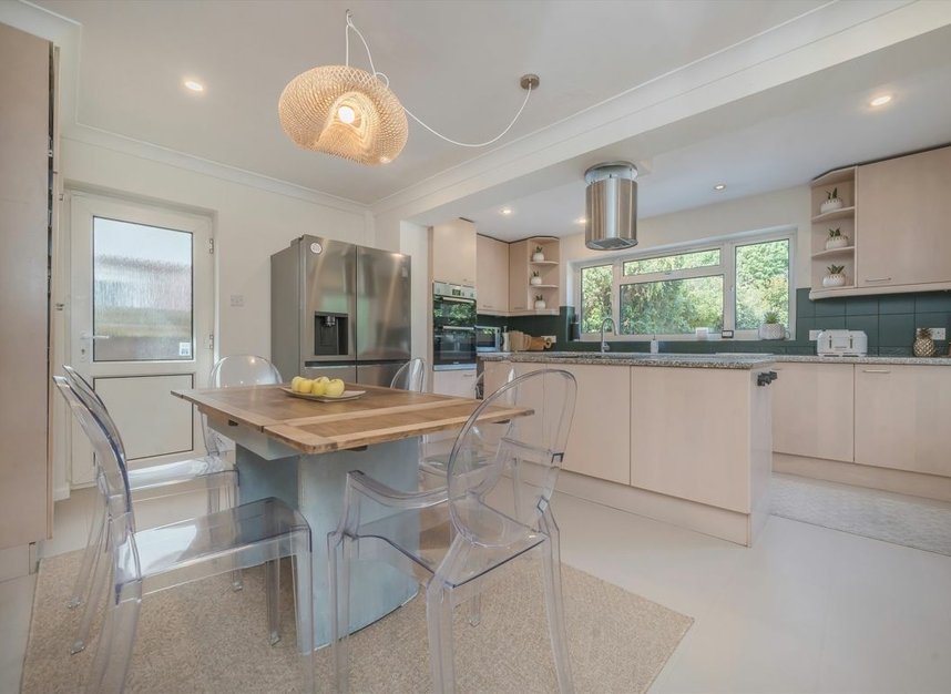 Properties let in Eaton Rise - W5 2ER view5