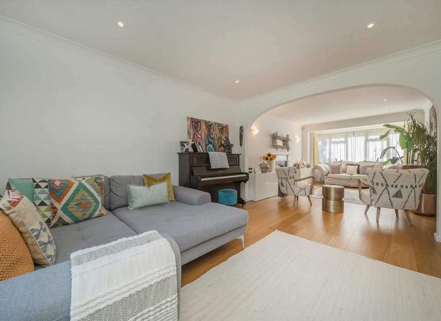 Properties let in Eaton Rise - W5 2ER view2